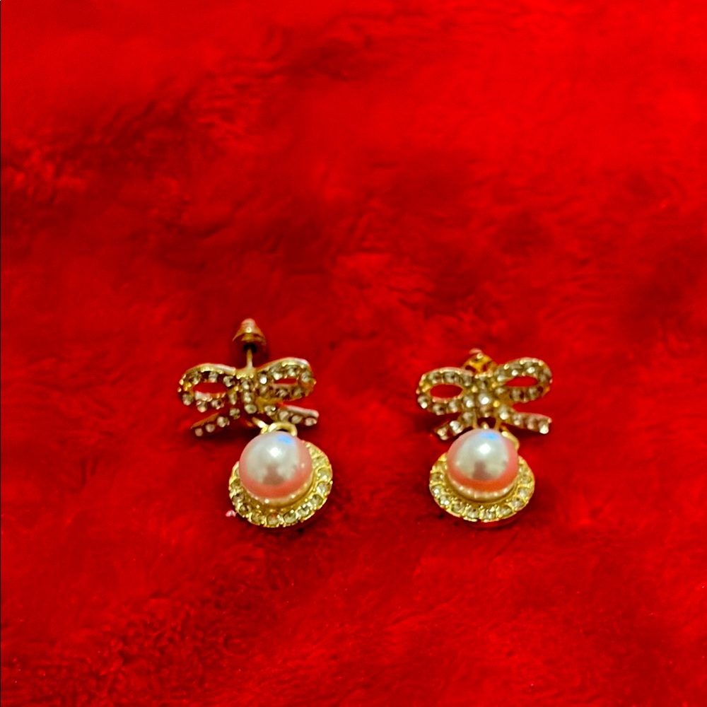 Elegant Gold and Pearl Bow Earrings